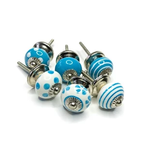 Fehér-kék színű porcelán bútorgomb szettben 6 db