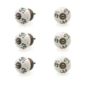 Fehér színű mintás porcelán bútorgomb szettben 6db