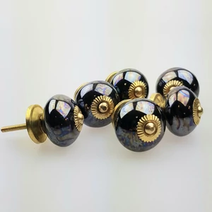 Fekete színű porcelán bútorgomb szettben 6 db