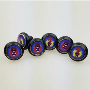 Műanyag gyerekbútorgomb szettben 6db