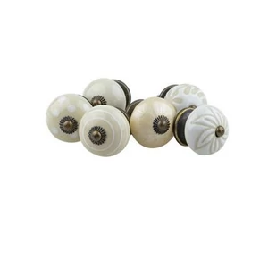 Krém színű mintás porcelán bútorgomb szettben 6db