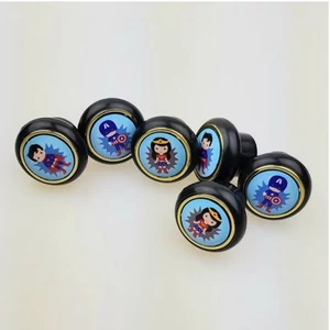 Műanyag gyerekbútorgomb szettben 6db