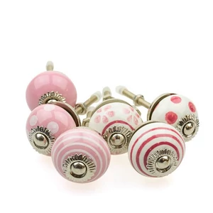 Rózsaszín-fehér porcelán bútorgomb szettben 6 db