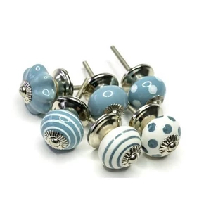 Világoskék változó mintájú porcelán bútorgomb szettben 6 db