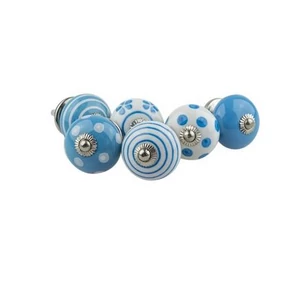 Világoskék-fehér színű mintás porcelán bútorgomb szettben 6db