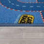 Kép 4/4 - Gyerekszoba szőnyeg versenypálya mintával